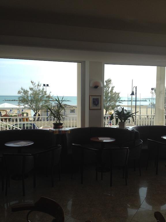 Hotel Mareblu 세니갈리아 외부 사진